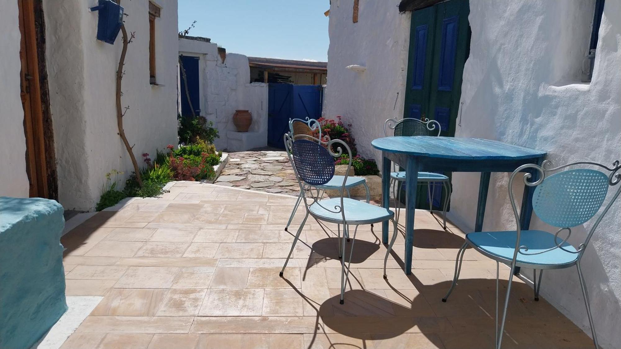 Clive And Bifi's House *